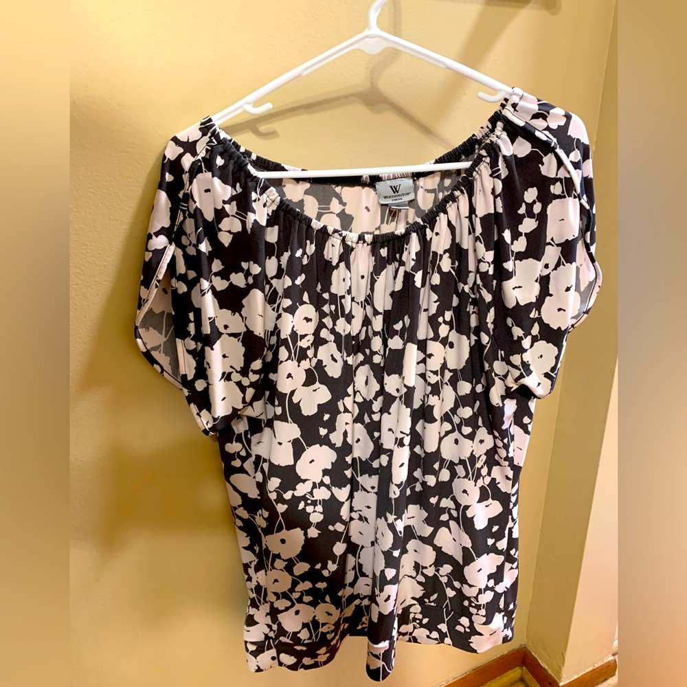 Worthington Stretch Short Sleeved Shirt
